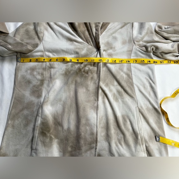 BAGATELLE Tan and white tie dye wide collar sweatshirt size M - Picture 14 of 15